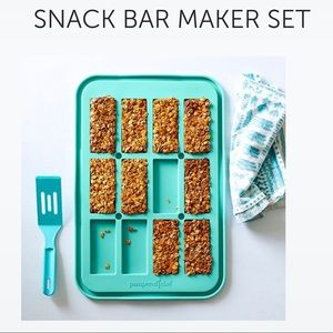 Pampered Chef Silicone Snack Bar Set